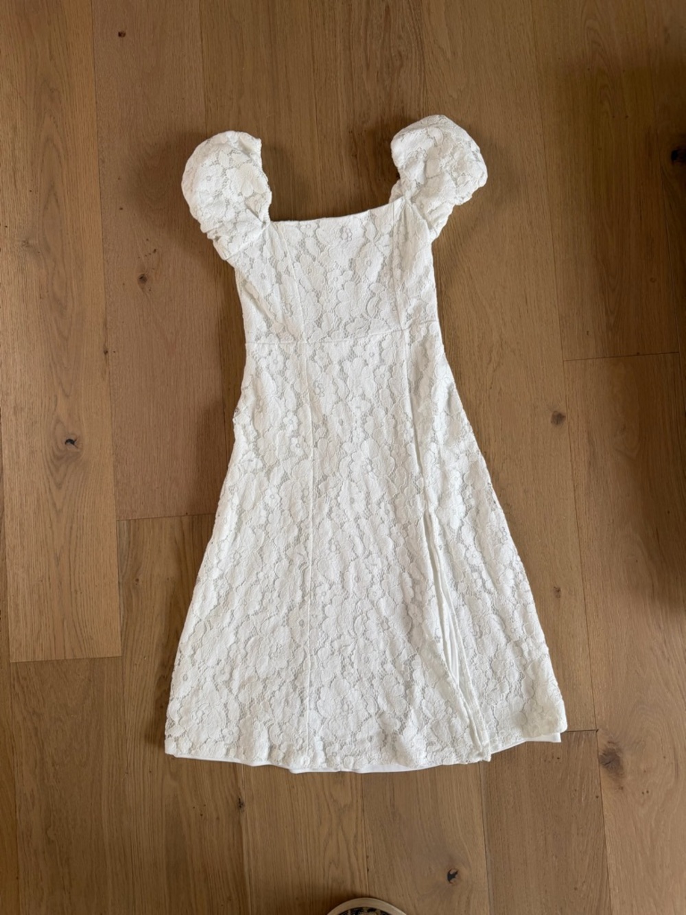 Francesca's Collections White Lace Puff-Sleeve Midi Dress